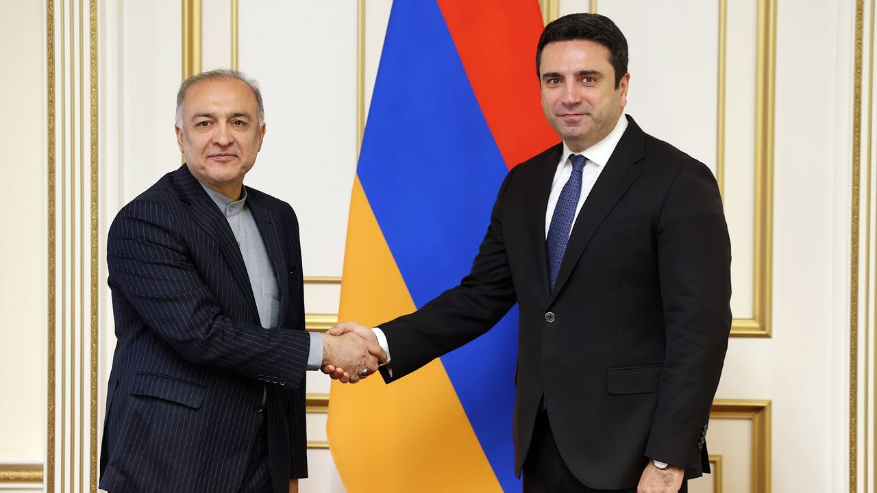 Parlamentin sədri və İran səfiri regional inkişaflarla bağlı müxtəlif mövzulara toxunublar.