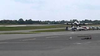 preview picture of video 'B-17G lands at Culpeper Airport'