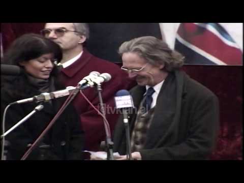 Fjalimi i Handke në varrimin e Millosheviçit