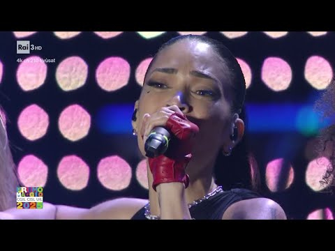 Elodie - Bagno a mezzanotte - 1 maggio 2025