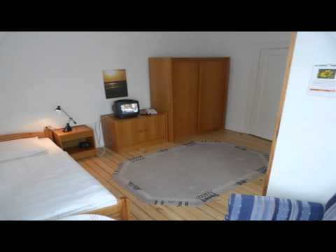 HA 15 ,  großes Einzelzimmer mit 2,20 m langem Bett, D / WC  ,1. Etage im Haus WORCH*** Insel JUIST