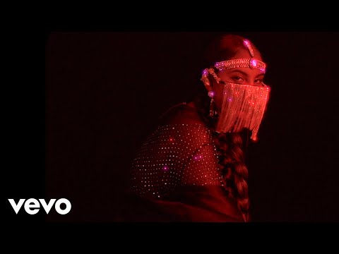 Sally - CORPS À CORPS (Clip officiel)