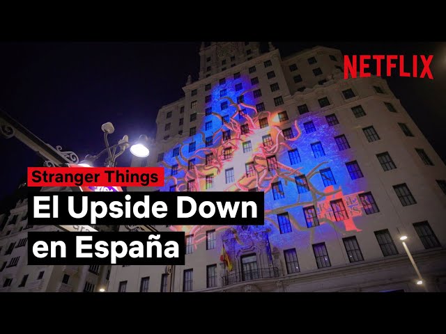 Vídeo relacionado con Stranger Things Póster The Upside Down (61cm x 91,5cm) + 2 Marcos Transparentes con suspención