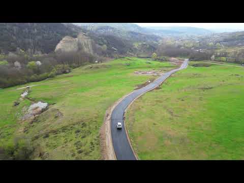 Valea Salciei-Cătun, județul Buzău, un sat pitoresc, situat într-o zonă deluroasă a județului.