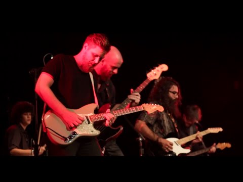 André Prando/Augusto Debbané - Vestido cor maçã (Lançamento Estranho Sutil)