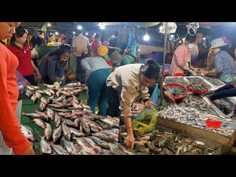 Plenty Of Food selling early 4am - Phnom Penh street food @ Chbar Ampov Market