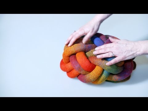 Strickideen: So wird ein Knotenkissen gemacht