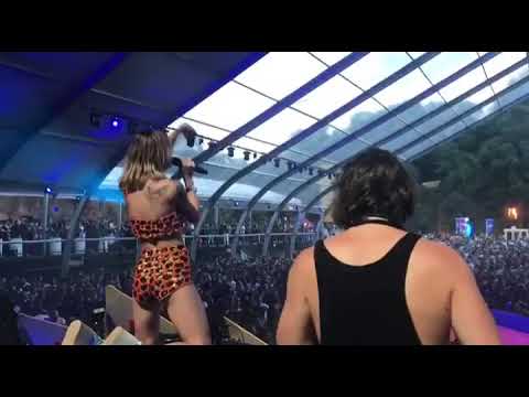 Anabel Englund performing Joyce Muniz Remix of he collabo with Rybo alongside Lee Foss