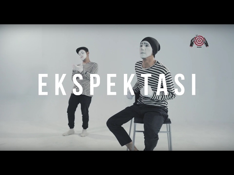 Kunto Aji - Ekspektasi (Official Lyric Video)