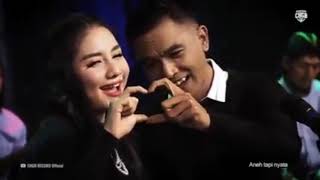 Download lagu Aneh Tapi Nyata - Gerry Mahesa ft Lala Widy mp3