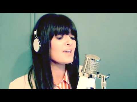 Rihanna - Diamonds (Acoustic cover by Alice Olivia)