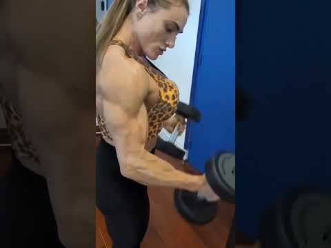 big biceps--best female bodybuilder workout #shorts #bodybuilding #bigbicepsworkout #fitness