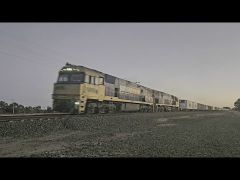 3PM6 PN up "Linfox Express #1" (NRs 90 & 34), Perth to Melbourne, 1755, 9/5/24, Horsham VIC