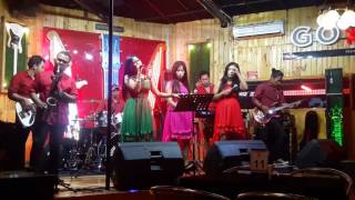 Download lagu Trio Batak - Divamora Band dengan Lagu Batak yang menghipnotis Pengunjung Champion Cafe Medan mp3