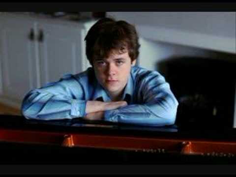 Benjamin Grosvenor - Gershwin/Grainger 'Love Walked In'