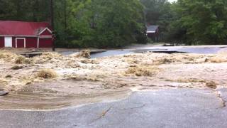 preview picture of video 'River Rd after Hurricane Irene - Killington, VT'