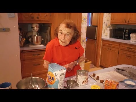 Blue ribbon baker Marjorie Johnson sharing her secrets!