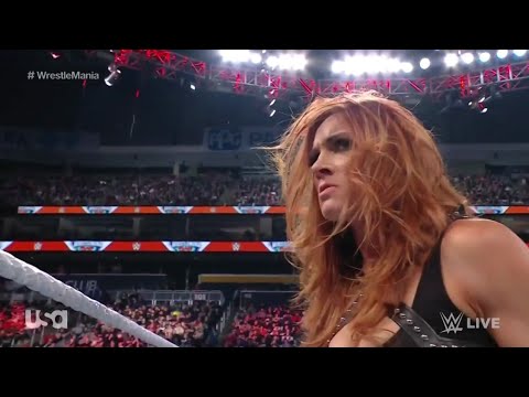 Bianca Belair Cuts Some Of Becky Lynch's Hair