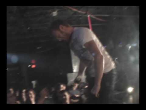 Lee Stage Dive