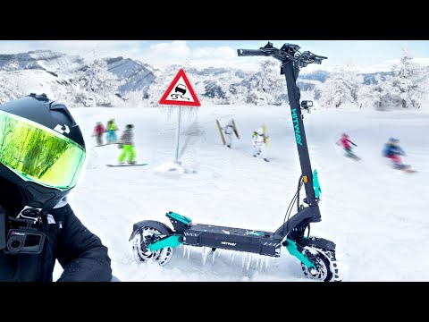 3200W E-Scooter VS Snow Storm
