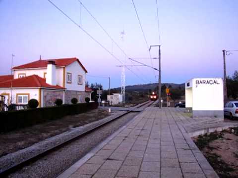 CP 2605+2607 com comboio de areia