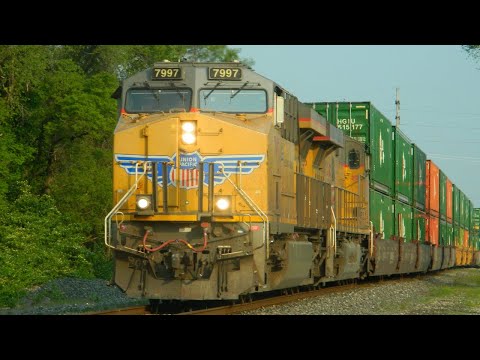 Awesome train action in St Louis Missouri with NS Foreign Power!! 5/10/2022
