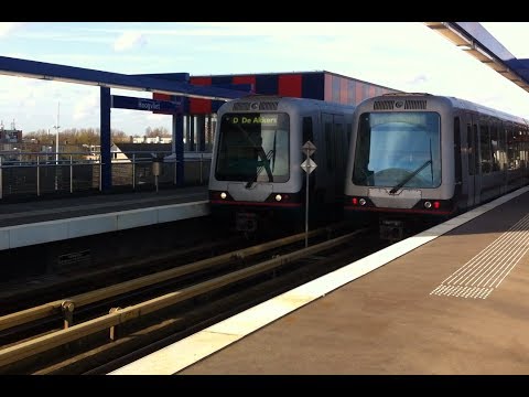 RET Metro 7X Type B & 3X SG3 op Hoogvliet Rotterdam, lijn C & lijn D