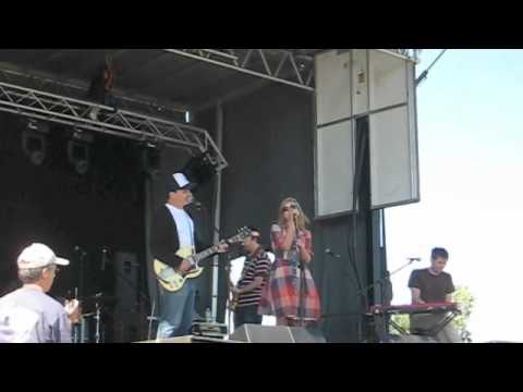 Jim Bryson with The Weakerthans and Jill Barber — Freeways in the Front Yard (Live)