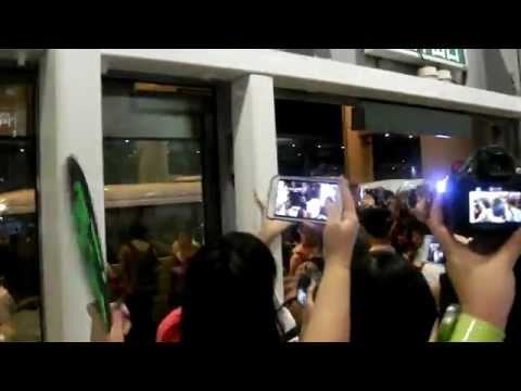 120622 Hongkong airport Musicbank Arrival - Beast Cnblue Infinite
