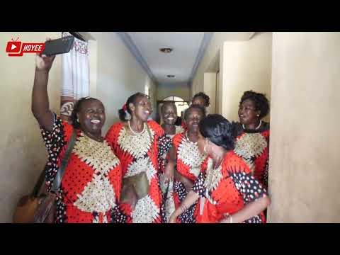 Mama Harusi amkaribisha Mtsedza | Wedding Bango Songs