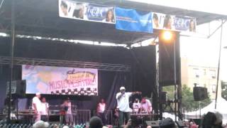 Rahzel Does "If your mother only knew" live @ Lincoln Park 31st July 2011