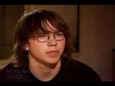 SKINS (BBC America) - Cast weighs in on...Maxxie