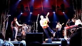 Oldelaf - 3 P'Tits Singes - Magic Mirror de La Défense (25/03/12)