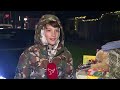 Stoet aan bijzondere auto's als verjaardagsverrassing voor 11-jarige Marijn uit Zeewolde