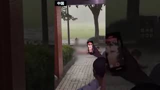 上海の隔離施設から飛び出した勇敢な抗議者