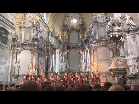 VU merginų choras "Virgo", R. Dubra "Laudate"