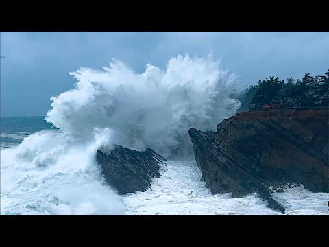 Massive Wave Explosion's! Mother Nature Showing Off! @ Shore Acres, Oregon 12/27/22