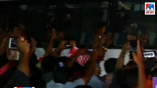 സന്നിധാനത്ത് നിന്നും അറസ്റ്റ് ചെയ്തവരെ തിരുവനന്തപുരം സെൻട്രൽ ജയിലിലേക്ക് കൊണ്ടുവരുന്നു| Sabarimala