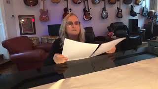 Melissa Etheridge sings “Who Are You Waiting For”