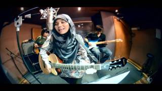 Najwa Latif - Cinta Muka Buku (Official Music Video) | #NajwaLatif