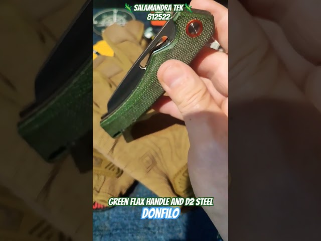 Vídeo relacionado con Azero y Salamandra Navaja TEK 812522 con apertura asistida por rodamientos con hoja de acero D2 de 8,6 cm y empuñadura de flax de 12,6 cm Caza,Pesca, Supervivencia y Bushcraft+Portabotellas de regalo