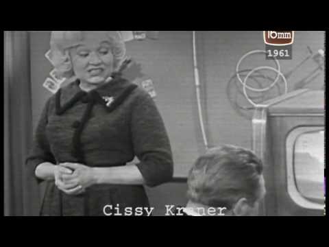 Cissy Kraner singt über den Fernsehapparat