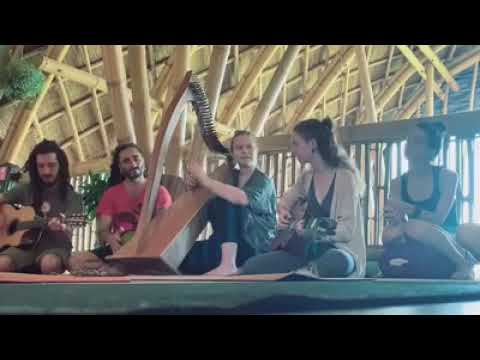 RAFFA MARTINEZ  -Travellers (Con Ajeet en Bali.)