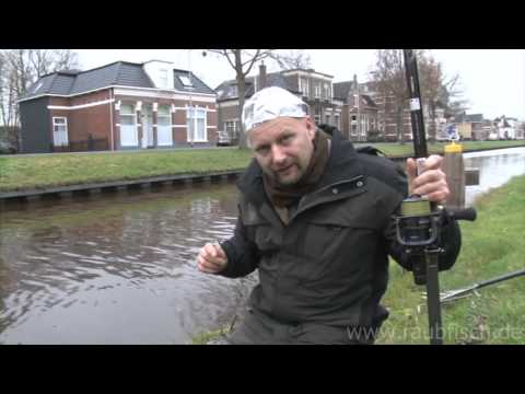 Matze Koch mit der Stellfischrute