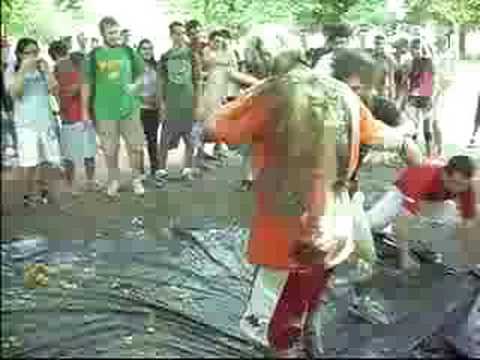 Trote bixos Eng. Mecânica 2008/1 UFRGS(sumô)