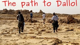 preview picture of video 'A walk on the moon: trekking to Dallol volcano crater'