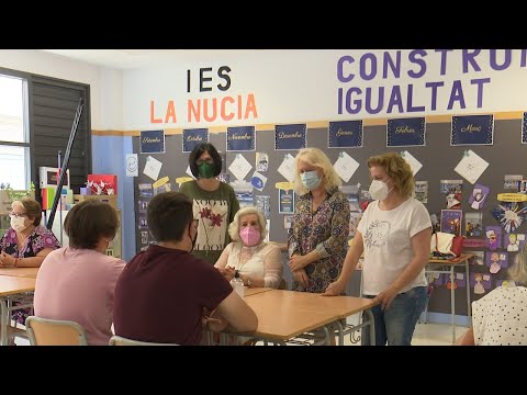 Acompañamiento telefónico entre alumnos del Instituto y mayores solos