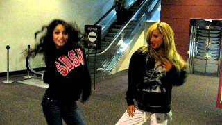 Ashley Tisdale - Ashley Tisdale and Vanessa Hudgens singing Wind It Up (Gwen Stefani cover)