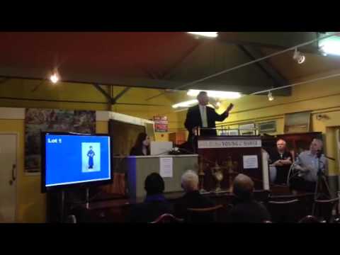 Russian Gardner figure sells for £3,600