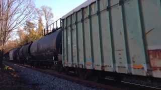 preview picture of video 'Rockville Maryland Northbound CSX freight train with five locomotives!'